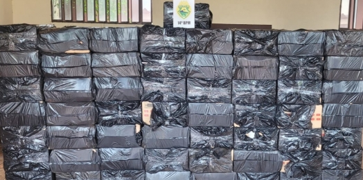 Polícia Militar apreende caminhão com carga de cigarros contrabandeados em São Miguel do Iguaçu