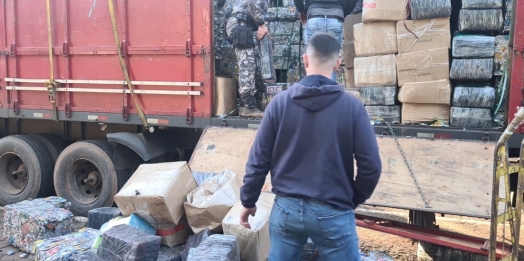 Polícia Militar apreende carreta com mais de duas toneladas de maconha em Foz do Iguaçu