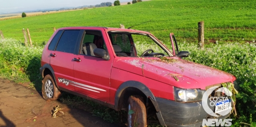 Polícia Militar recolhe veículo abandonado em Santa Helena após acidente