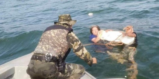 Polícia resgata 4 pessoas à deriva no Lago de Itaipu, em Foz do Iguaçu