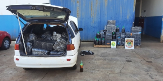 Policiais apreendem veículo com azeite e vinho em situação irregular em Foz do Iguaçu