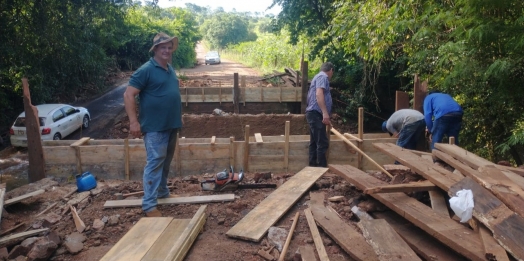 Ponte danificada em Linha Glória está sendo recuperada