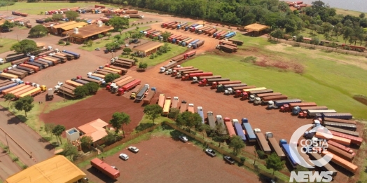 Porto de Santa Helena registra lentidão no despacho aduaneiro; cerca de 300 caminhões estão parados