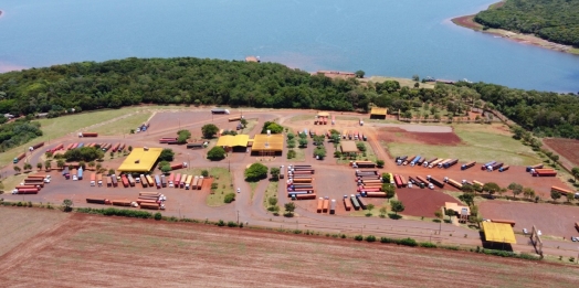 Porto Índio é fechado no Paraguai e impede saída de balsas do porto de Santa Helena