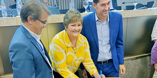 Prefeita Cleide Prates é eleita a 2ª Vice-Presidente da AMOP