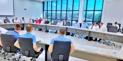 Prefeita Cleide Prates participa de encontro com Prefeitos, Deputados e Empresários em busca de melhorias para as PRs 497 e 495