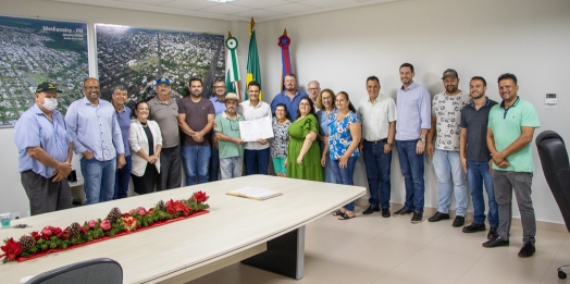 Prefeito de Medianeira assina ordem de serviço para melhorar a qualidade de água para o interior