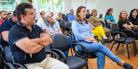 Prefeito de Santa Helena participa de Fórum Regional de Turismo Náutico