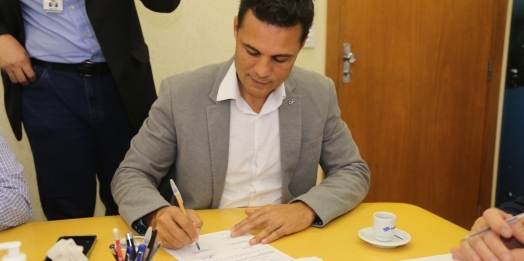 Prefeito França assina ordem de serviço para mais de 29 milhões em ampliação do sistema de abastecimento de água