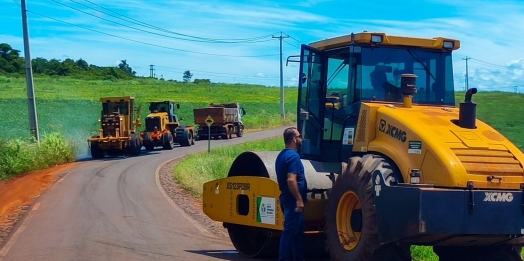 Prefeitura de Santa Terezinha de Itaipu  inicia operação tapa-buraco na comunidade do Barro Branco