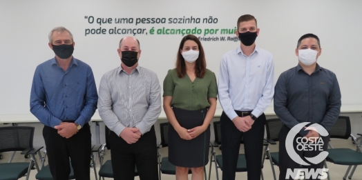 Presidente da Sicredi Vanguarda visita agência em Santa Helena e recebe a imprensa local