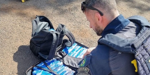 PRF apreende 24 quilos de maconha com passageiro de aplicativo de carona em Céu Azul (PR)