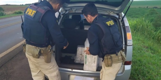 PRF apreende 300 quilos de agrotóxicos no Paraná