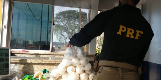 PRF apreende cocaína com duas mulheres na BR 277, em Santa Terezinha de Itaipu