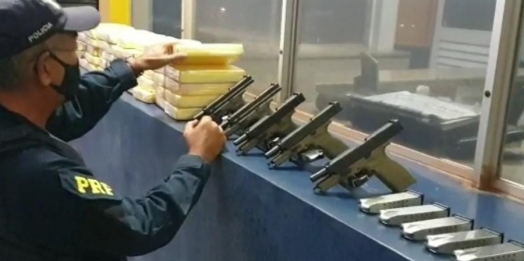 PRF apreende cocaína e armamento em Santa Terezinha de Itaipu
