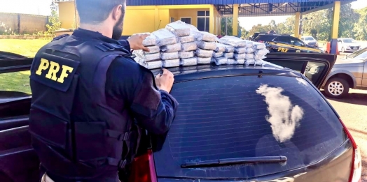 PRF apreende cocaína e crack em Céu Azul; mulher, acompanhada de suas 2 filhas crianças, foi presa