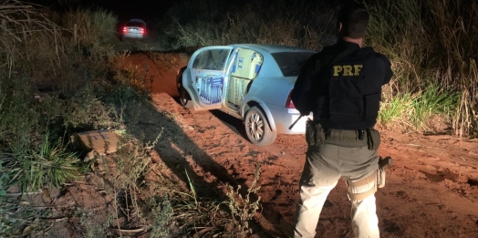 PRF apreende dois veículos carregados com cigarros contrabandeados do Paraguai