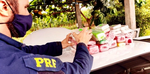 PRF apreende maconha oculta em veículo com bebê de 2 meses