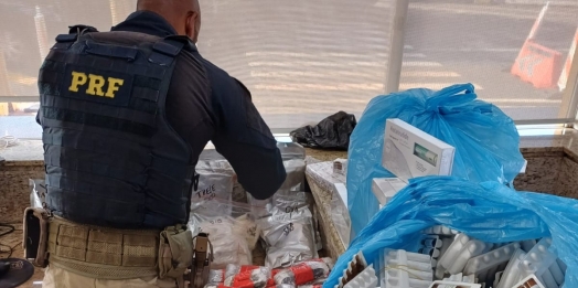 PRF apreende medicamentos irregulares e anabolizantes em van que transportava família na BR-277