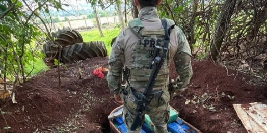 PRF descobre depósito de maconha no Paraná; droga estava enterrada