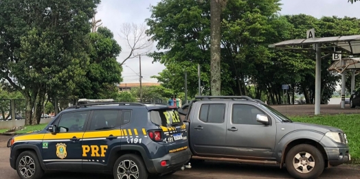 PRF e PM prendem motorista de caminhonete roubada após tentativa de homicídio contra os agentes da PRF
