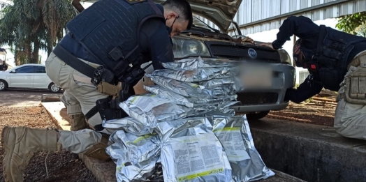 PRF flagra veículo paraguaio transportando agrotóxico em fundo falso