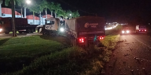 PRF prende caminhoneiro bêbado que invadiu faixa contrária e provocou colisão fatal na BR-277