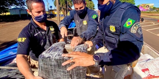 PRF realiza grande apreensão de maconha dissimulada em carga de farinha de trigo