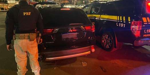 PRF recupera carro roubado após acompanhamento tático na região de Foz do Iguaçu