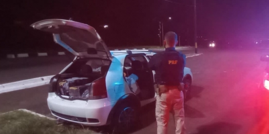 PRF recupera carro roubado carregado com drogas em Santa Terezinha de Itaipu/PR
