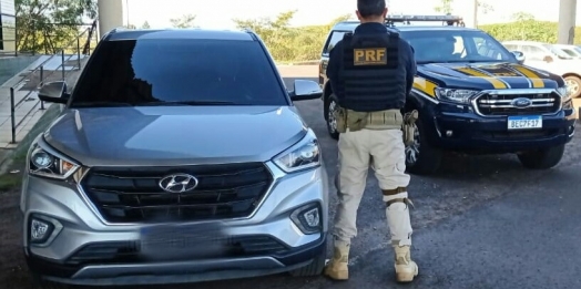PRF recupera dois veículos e detém duas pessoas por receptação em Guaíra