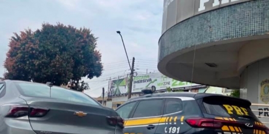 PRF recupera veículo furtado durante fiscalização na BR-277, em Foz do Iguaçu (PR)
