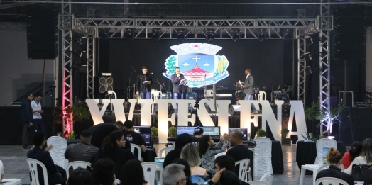 Primeira noite do XVI Feslena é marcada por grandes apresentações