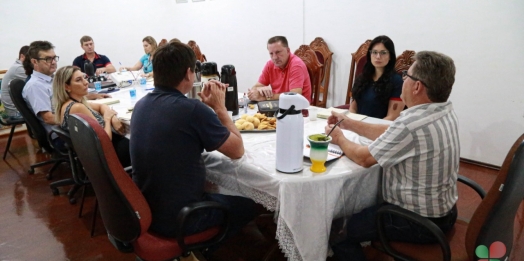 Primeira reunião dos secretários municipais de 2023 alinha planejamento para o ano em Missal
