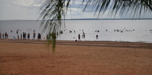 Primeiro domingo do Festival de verão reúne mais de 10 mil pessoas na Praia de Santa Terezinha de Itaipu
