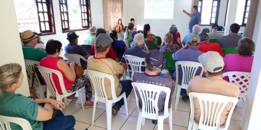 Produtores rurais contemplados com as reformas da habitação recebem orientações em Missal