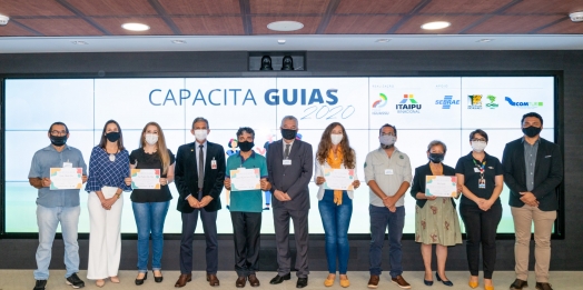 Profissionais do Turismo recebem certificados do programa Capacita Guias