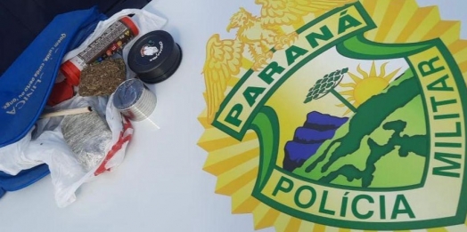 PRv de Santa Helena prende homens com droga na PR 495