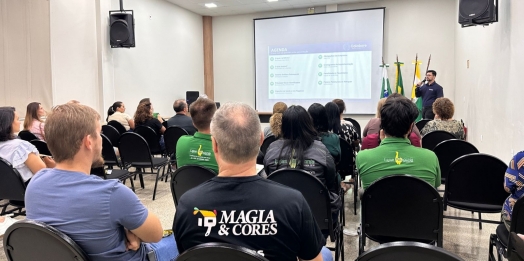 Psicólogo Mauro Redigolo detalha atualizações da NR1 em palestra para empresários na ACISMI