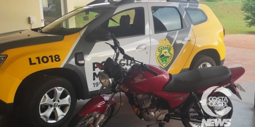 Rapaz tenta fugir da PM em Santa Helena após empinar moto, mas acaba detido