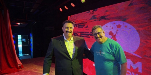 Ratinho ganha estátua no Museu de Cera e reforça projeção turística de Foz do Iguaçu