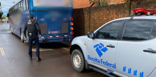 Receita Federal apreende três ônibus lotados de mercadorias descaminhadas durante operação