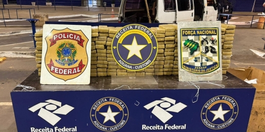Receita Federal encontra 183 kg de maconha em fundo falso na Ponte Internacional da Amizade