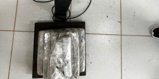 Receita Federal encontra mais de 10 kg de substância análoga à maconha com passageiro de ônibus