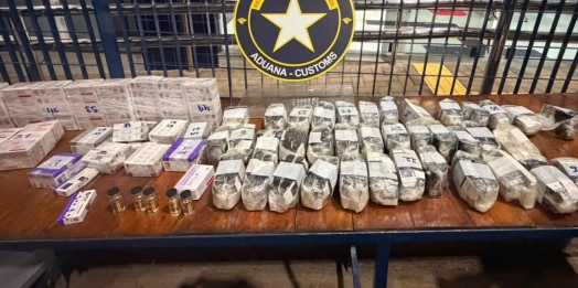 Receita Federal intercepta carga de ampolas de anabolizantes escondida em bagagens na BR-277