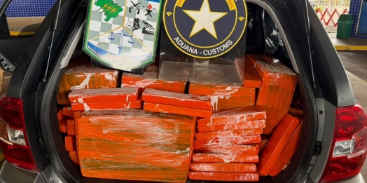 Receita Federal retém aproximadamente 300 kg de substância análoga à maconha na Ponte da Amizade