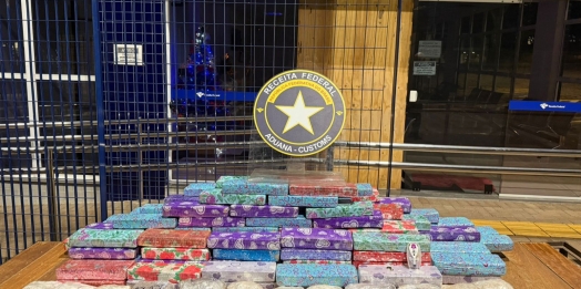 Receita Federal retém mais de 93 kg de drogas em abordagem na BR-277