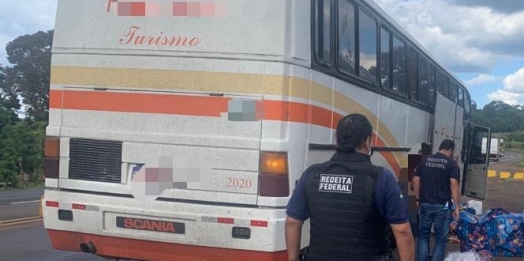 Receita Federal retém um ônibus de turismo em Céu Azul
