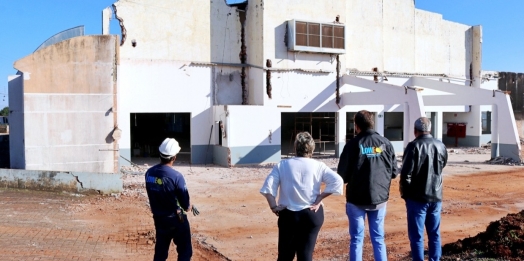 Reforma e ampliação do Centro de Eventos de Itaipulândia segue cronograma e as obras avançam