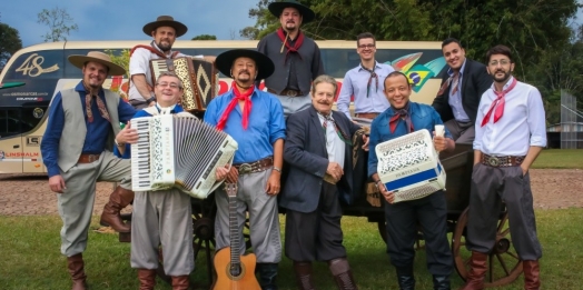 Retorno das atividades da Melhor Idade em Santa Helena terá show nacional com Os Monarcas